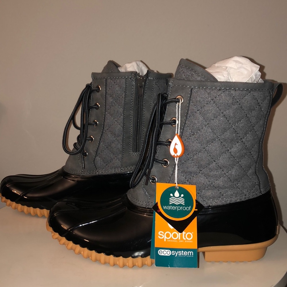 Sporto “Adalyn” grey and black duck boots